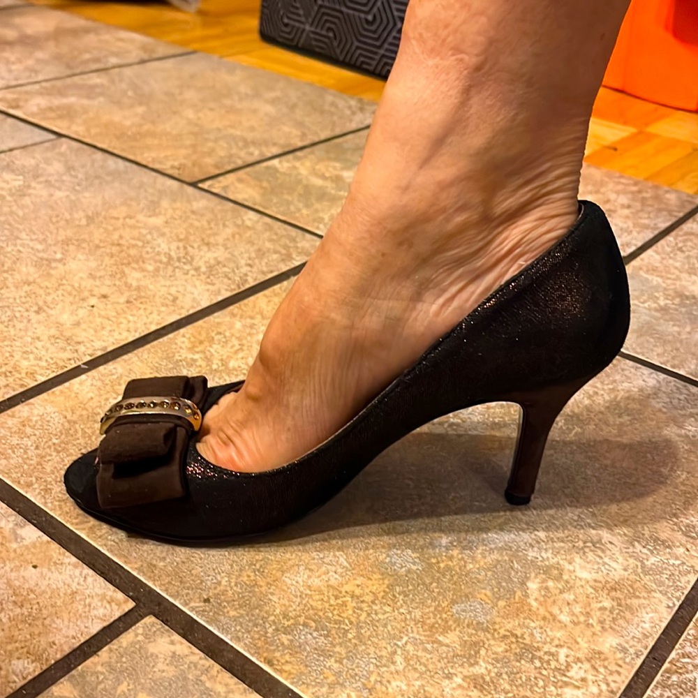 Nina brown metallic new york heels